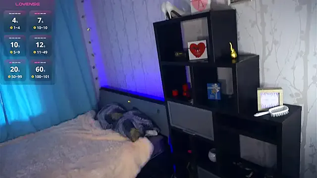 Dolce – webcam model profile photo Image 2