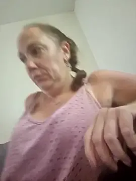 Evie – webcam model profile photo Image 19