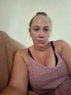 Evie – webcam model profile photo Image 8