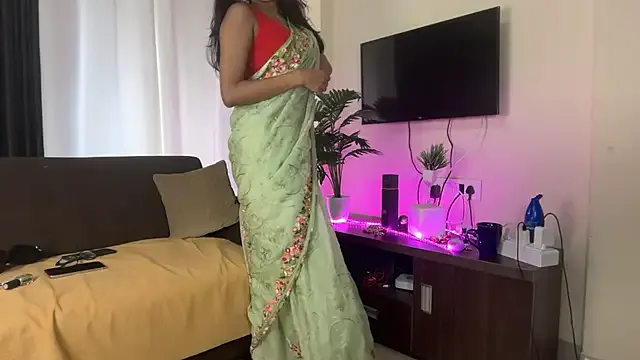 kellyvenous – webcam model profile photo Image 7