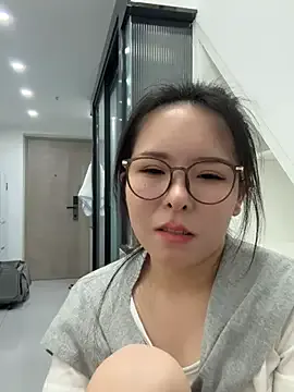 AmberJoulie – webcam model profile photo Image 6