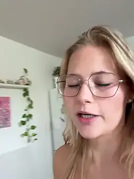 sexi_noemi – webcam model profile photo Image 4