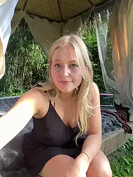 sexi_noemi – webcam model profile photo Image 8