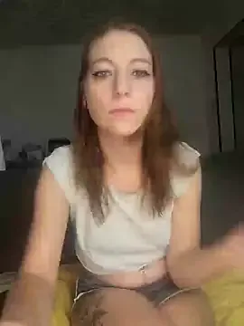 EsmeBrowm – webcam model profile photo Image 16