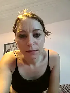 EsmeBrowm – webcam model profile photo Image 9