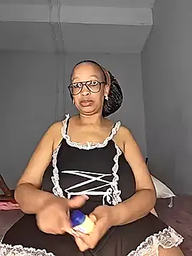 SherineNorth – webcam model profile photo Image 19