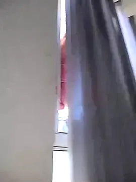 EmiBrow – webcam model profile photo Image 11