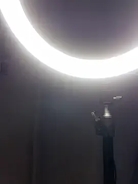 AmyJacobs – webcam model profile photo Image 8