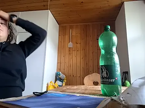 MiaPersy – webcam model profile photo Image 5