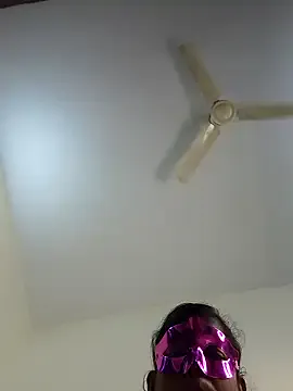 Rose_berry – webcam model profile photo Image 11