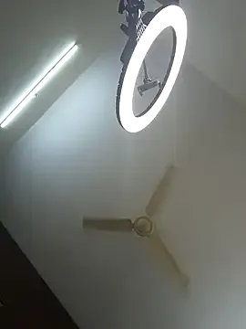 Rose_berry – webcam model profile photo Image 14