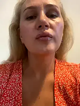 ladylavish – webcam model profile photo Image 9