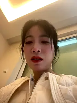 shiny-lily – webcam model profile photo Image 14