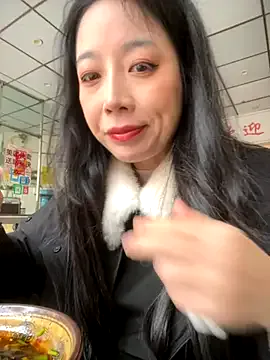 shiny-lily – webcam model profile photo Image 17