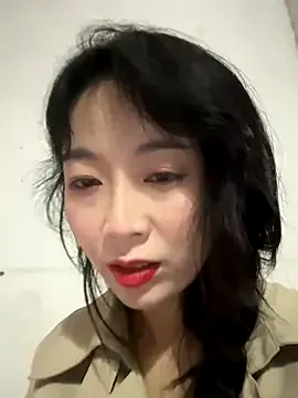 shiny-lily – webcam model profile photo Image 5