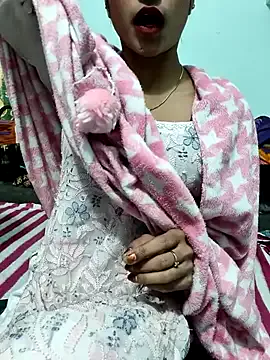 LilaSolace – webcam model profile photo Image 3