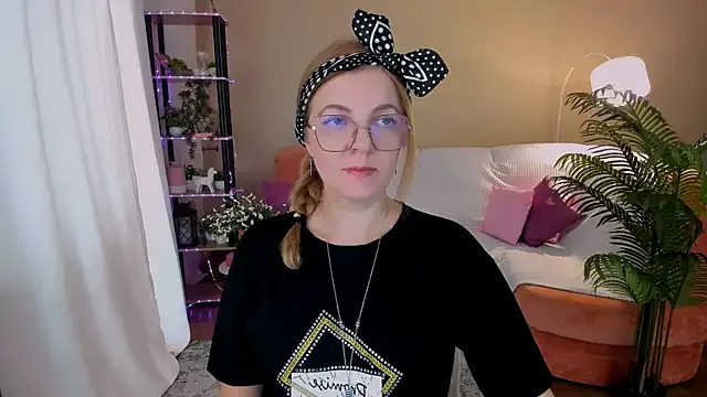 -_MARINA_- – webcam model profile photo Image 13