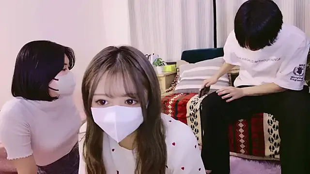 MollyMary – webcam model profile photo Image 3