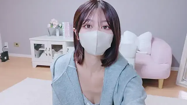 AlisonColemans – webcam model profile photo Image 12