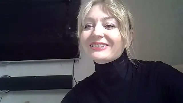 EsmeBrowm – webcam model profile photo Image 3