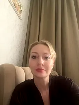 EsmeBrowm – webcam model profile photo Image 6