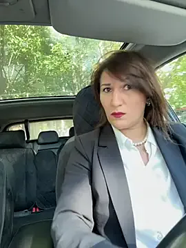 Caroline – webcam model profile photo Image 12