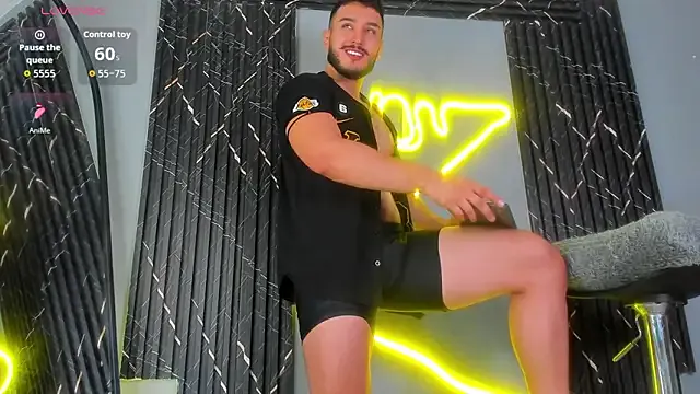 EmiraMiller – webcam model profile photo Image 14