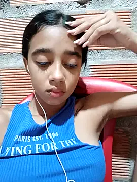 LizBentley – webcam model profile photo Image 11