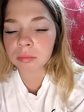 IvyStuart – webcam model profile photo Image 8